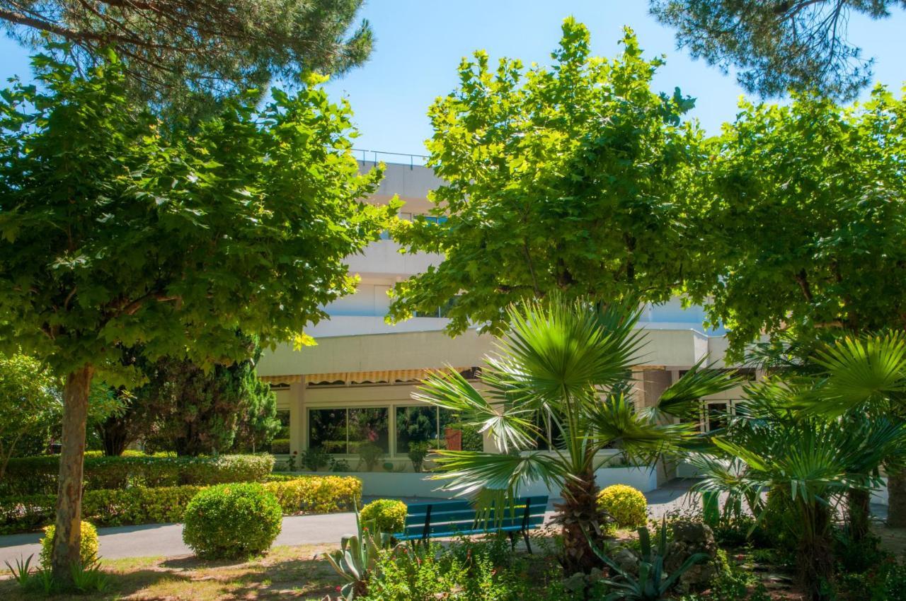 Residence Atc Routes Du Monde Ла-Гранд-Мот Экстерьер фото